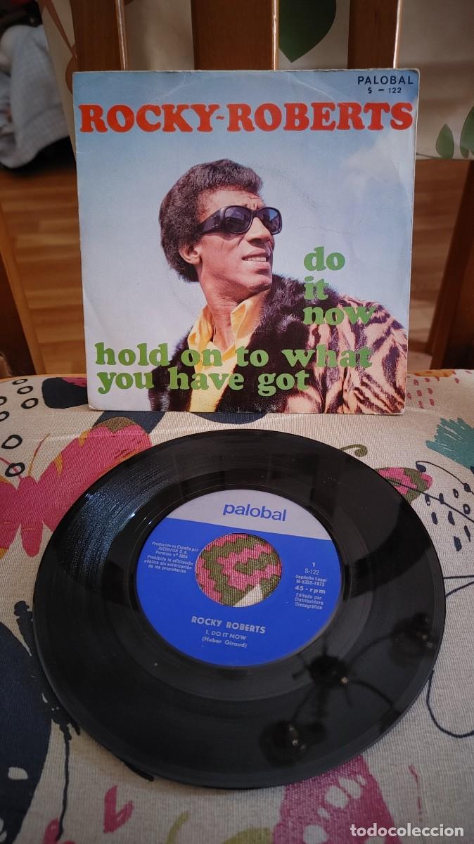 Discos de vinilo: ROCKY ROBERTS-SINGLE DO IT NOW - Foto 1