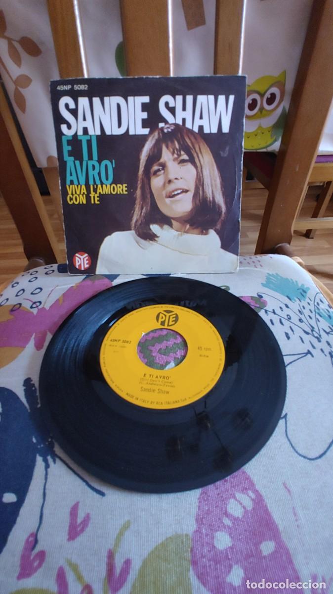 Discos de vinilo: SANDIE SHAW-SINGLE E TI AVRO - Foto 1