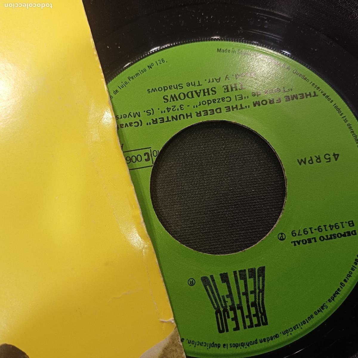Discos de vinilo: THE SHADOWS/EL CAZADOR/SINGLE TEMA DE LA PELICULA. - Foto 2