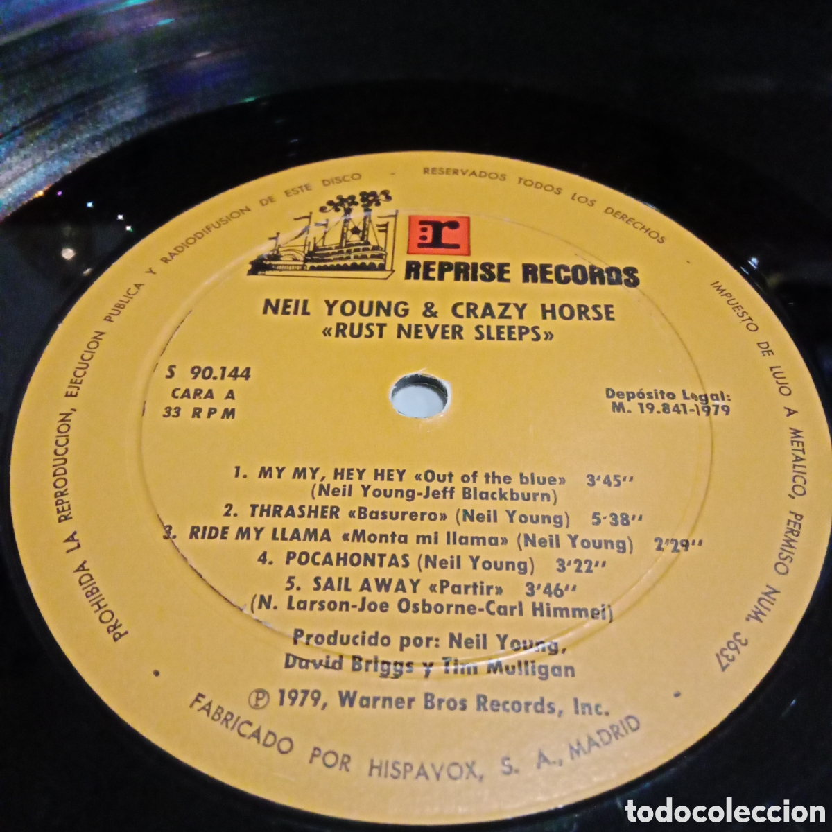 Discos de vinilo: NEIL YOUNG & CRAZY HORSE - RUST NEVER SLEEPS - LP - Foto 6