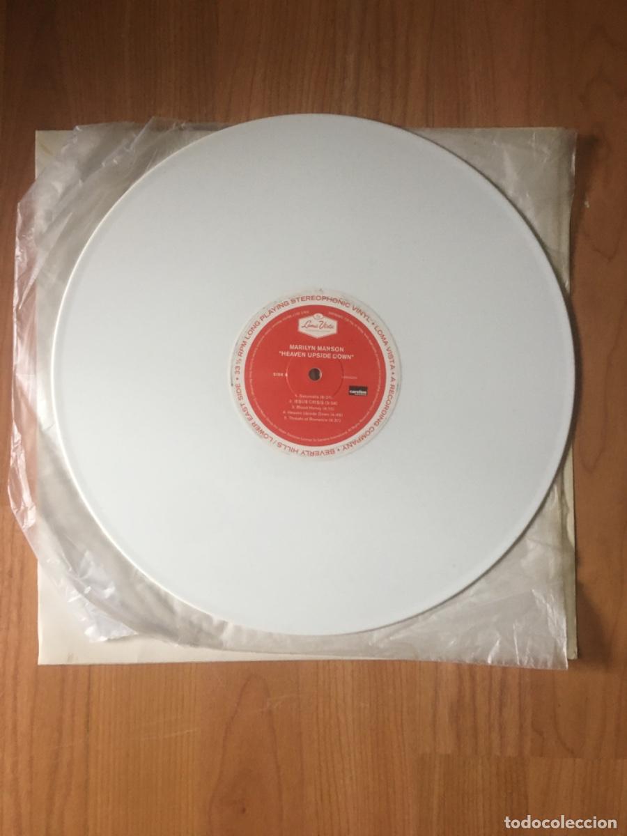 Discos de vinilo: MARILYN MANSON-HEAVEN UPSIDE DOWN(SIN CARATULA) - Foto 2