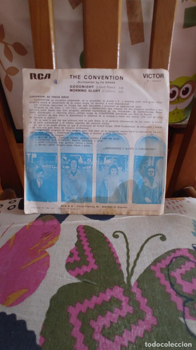 Discos de vinilo: THE CONVENTION-SINGLE GOODNIGHT-TRASERA.MANCHADA - Foto 2