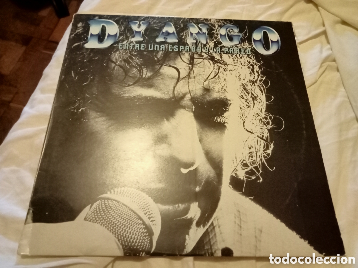 Discos de vinilo: Dyango entre la espada y la pared