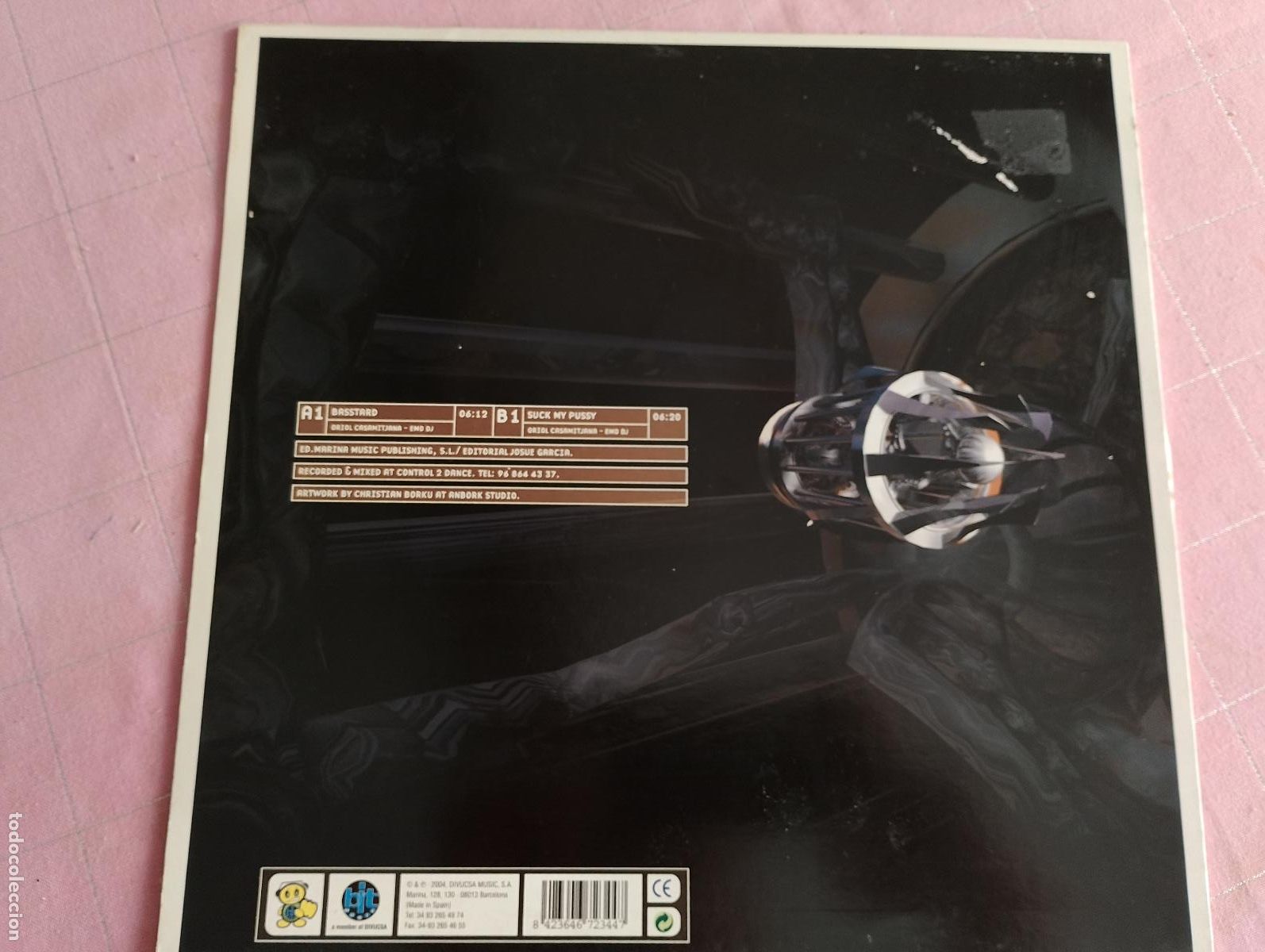 Discos de vinilo: Uri vs. Emo DJ &ndash; Basstard, 2004,Electronic,Hardcore, Hardstyle - Foto 4