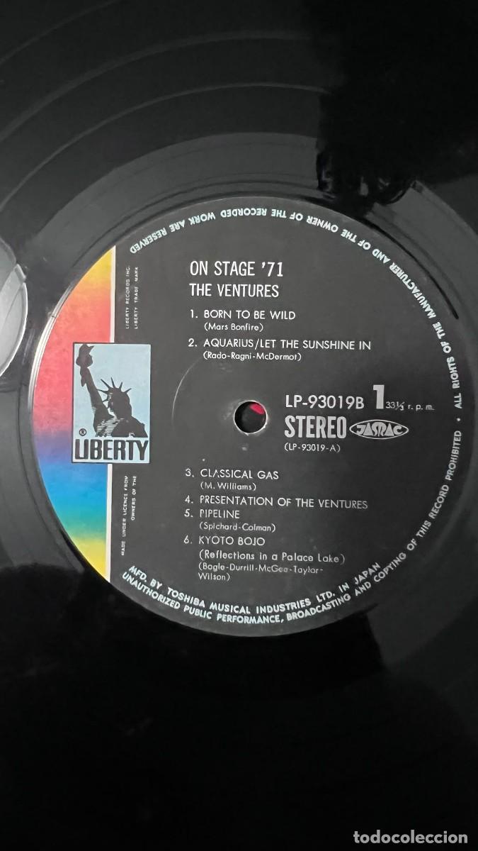 Discos de vinilo: The Ventures - On Stage 71 - LP 12&rdquo; - Foto 4