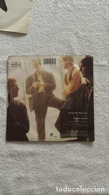Discos de vinilo: Single vinilo Losing my Religion de R.E.M. - Foto 2