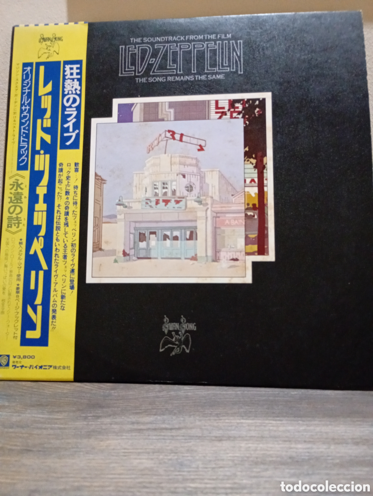 Discos de vinilo: Led Zeppelin, The song remains the same. Made in Japan con Obi, insert y libreto.