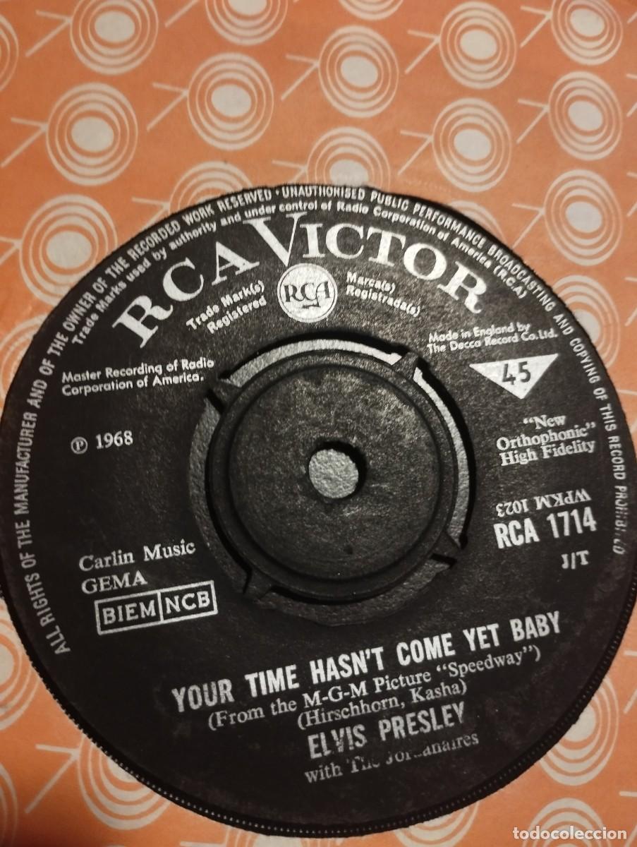 Discos de vinilo: Elvis Presley With The Jordanaires &ndash; Your Time Hasn't Come Yet, Baby / Let Yourself Go. 1968