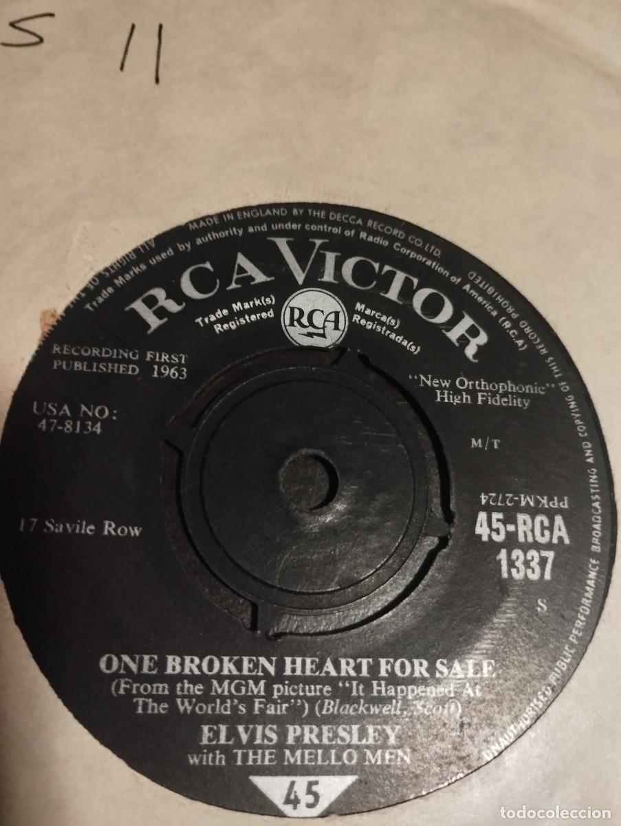 Discos de vinilo: Elvis Presley With The Mello Men* &ndash; One Broken Heart For Sale. 1963