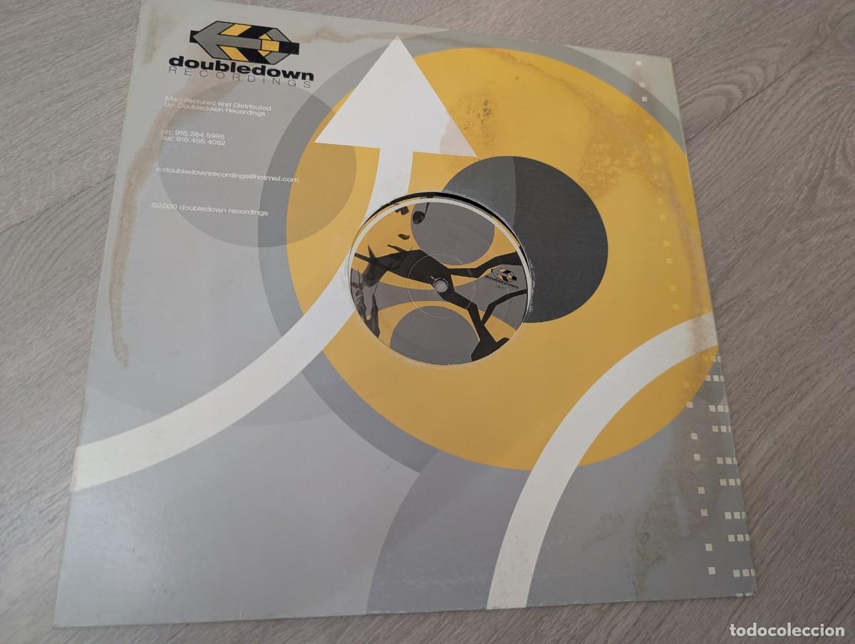 Discos de vinilo: THE SOMBIONX EP .. TEMAS NEWT Y CARAMEL ..MAXISINGLE DE DOUBLEDOWN - 2001 - RECORDING