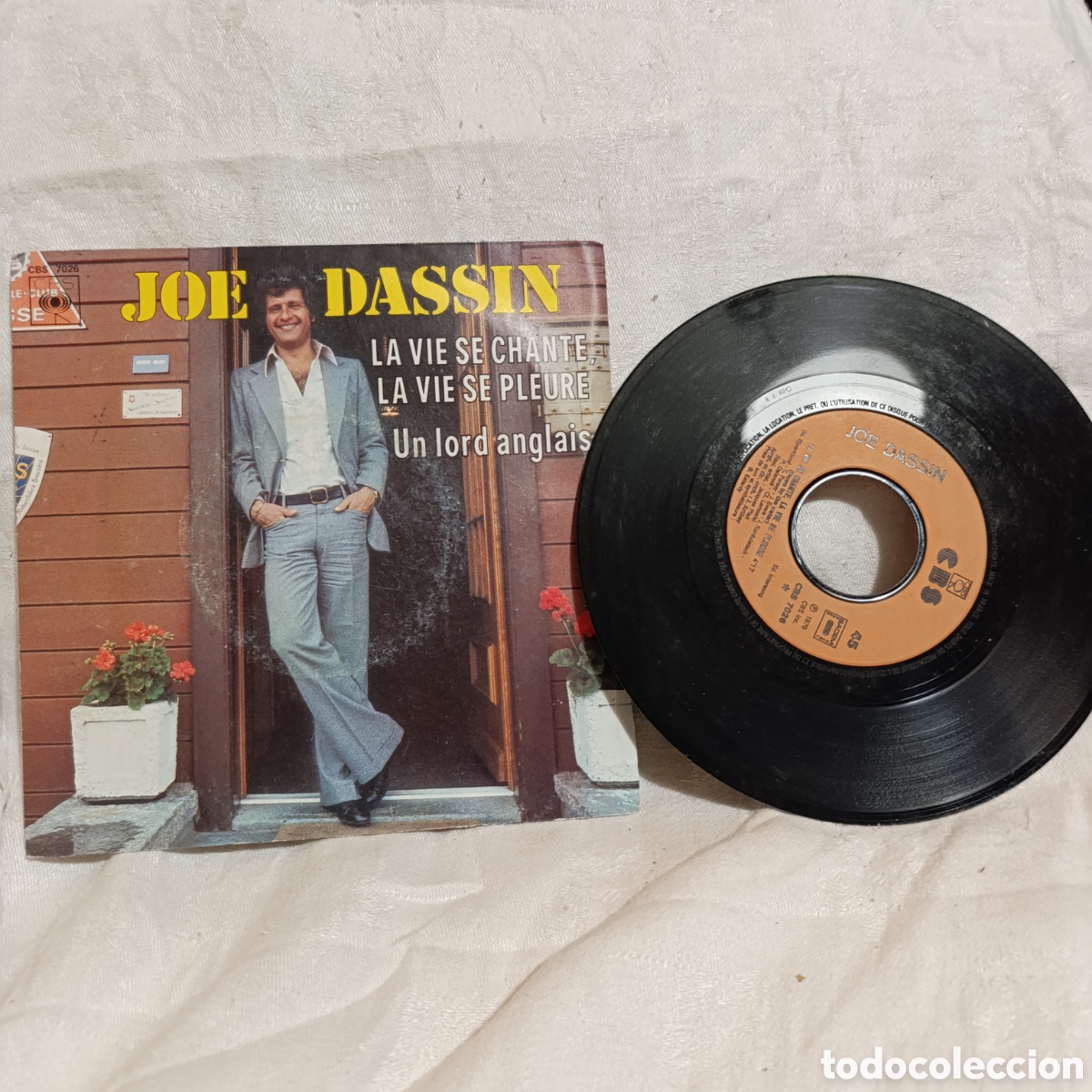 Discos de vinilo: Joe Dassin, titulado La Vie Se Chante, La Vie Se Pleure / Un Lord Anglais,vinilo 7 pulgadas,