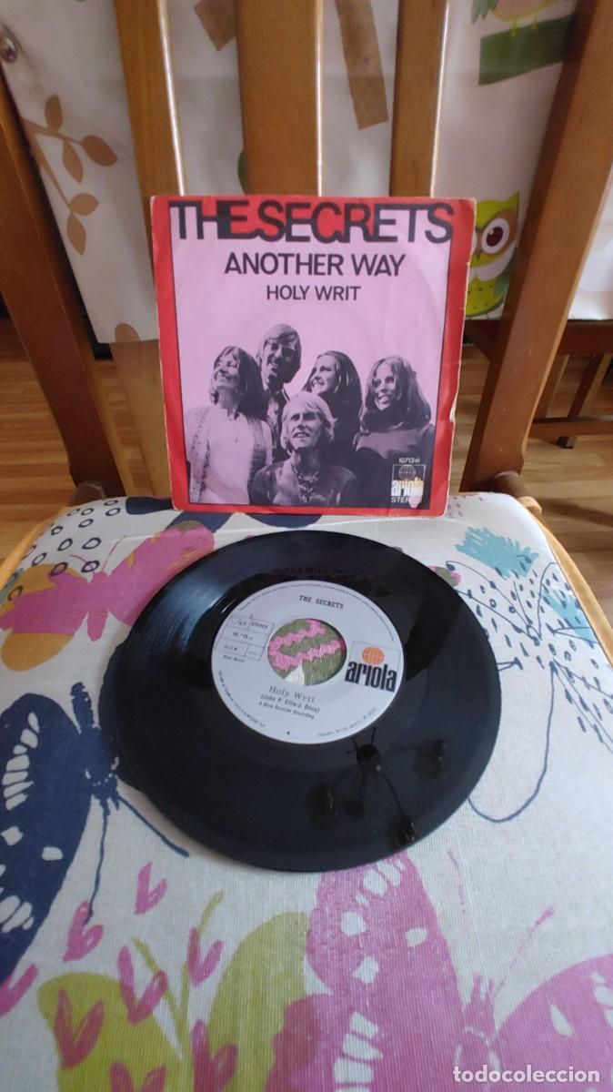 Discos de vinilo: THE SECRETS-SINGLE ANOTHER WAY.