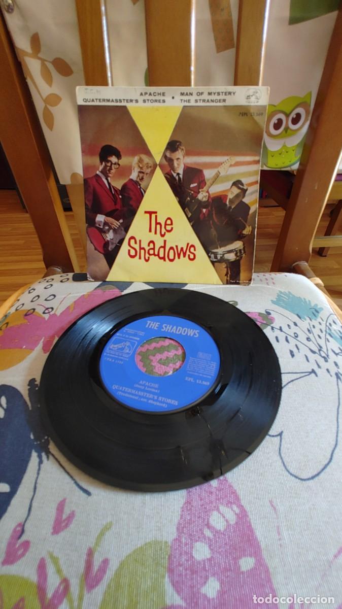 Discos de vinilo: THE SHADOWS-EP APACHE +3