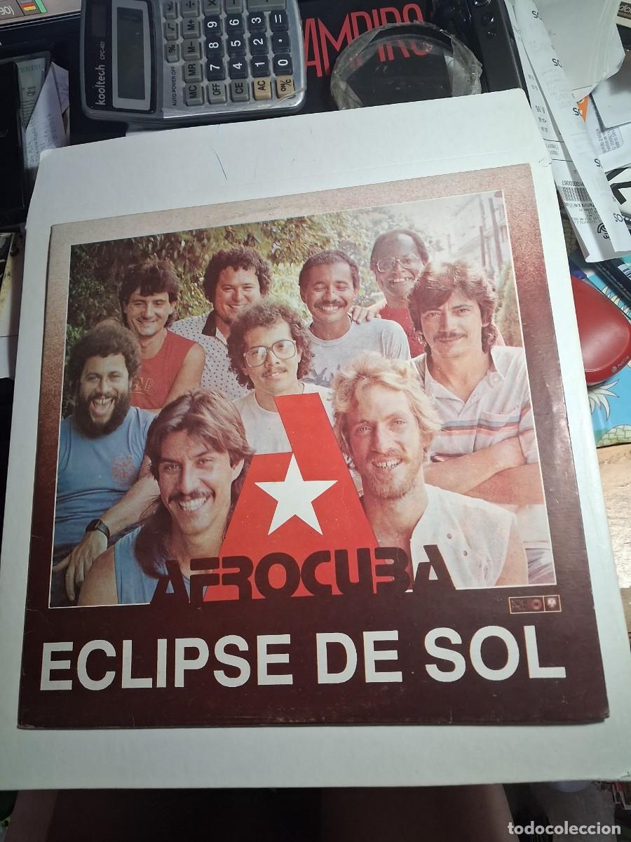 Discos de vinilo: lp afrocuba. eclipse de sol. areito 1988 cuba (seminuevo)