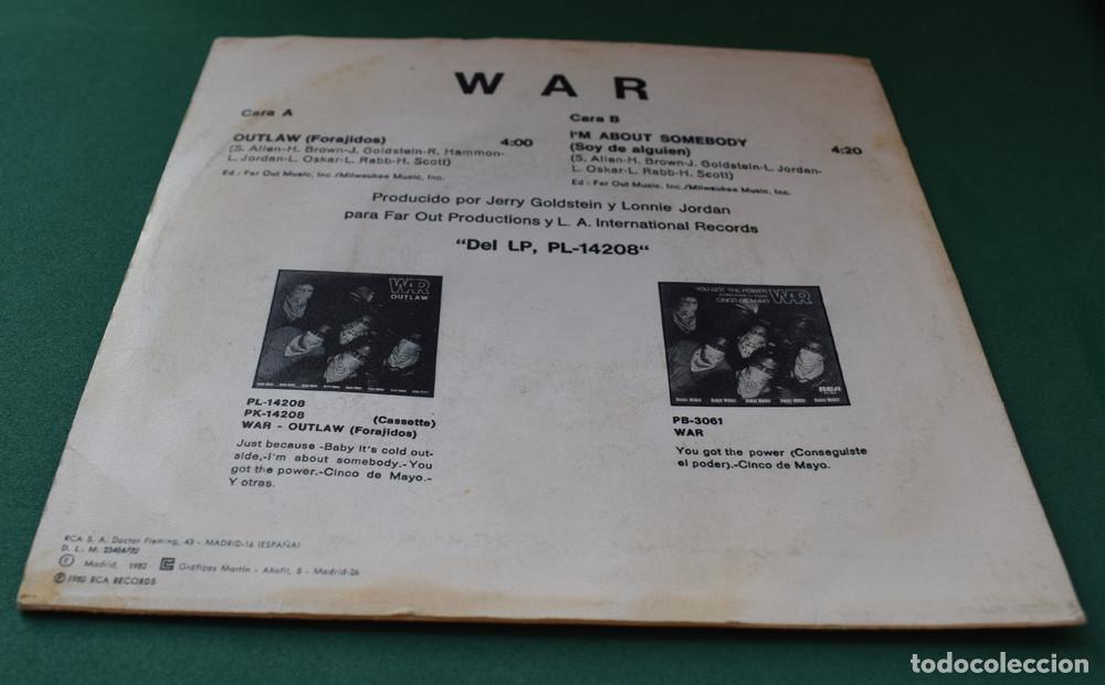 Discos de vinilo: WAR &ndash; Outlaw - SINGLE 1982 - Foto 2
