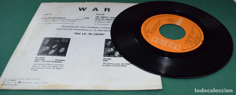 Discos de vinilo: WAR &ndash; Outlaw - SINGLE 1982 - Foto 4