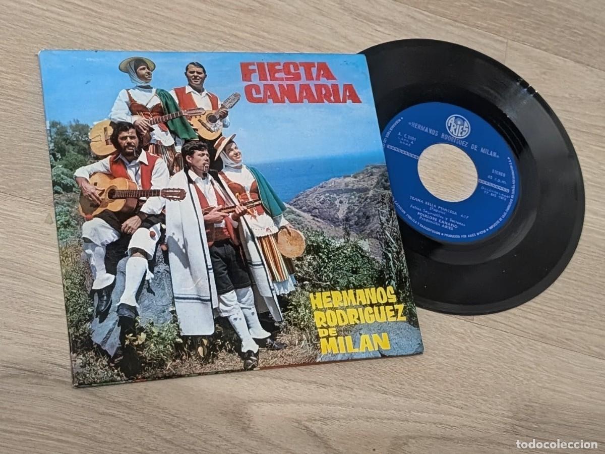 Discos de vinilo: HERMANOS RODRIGUEZ DE MILAN - FIESTA CANARIA .. SINGLE ARIES RECORD - 1972 ..FIRMADO POR EL GRUPO