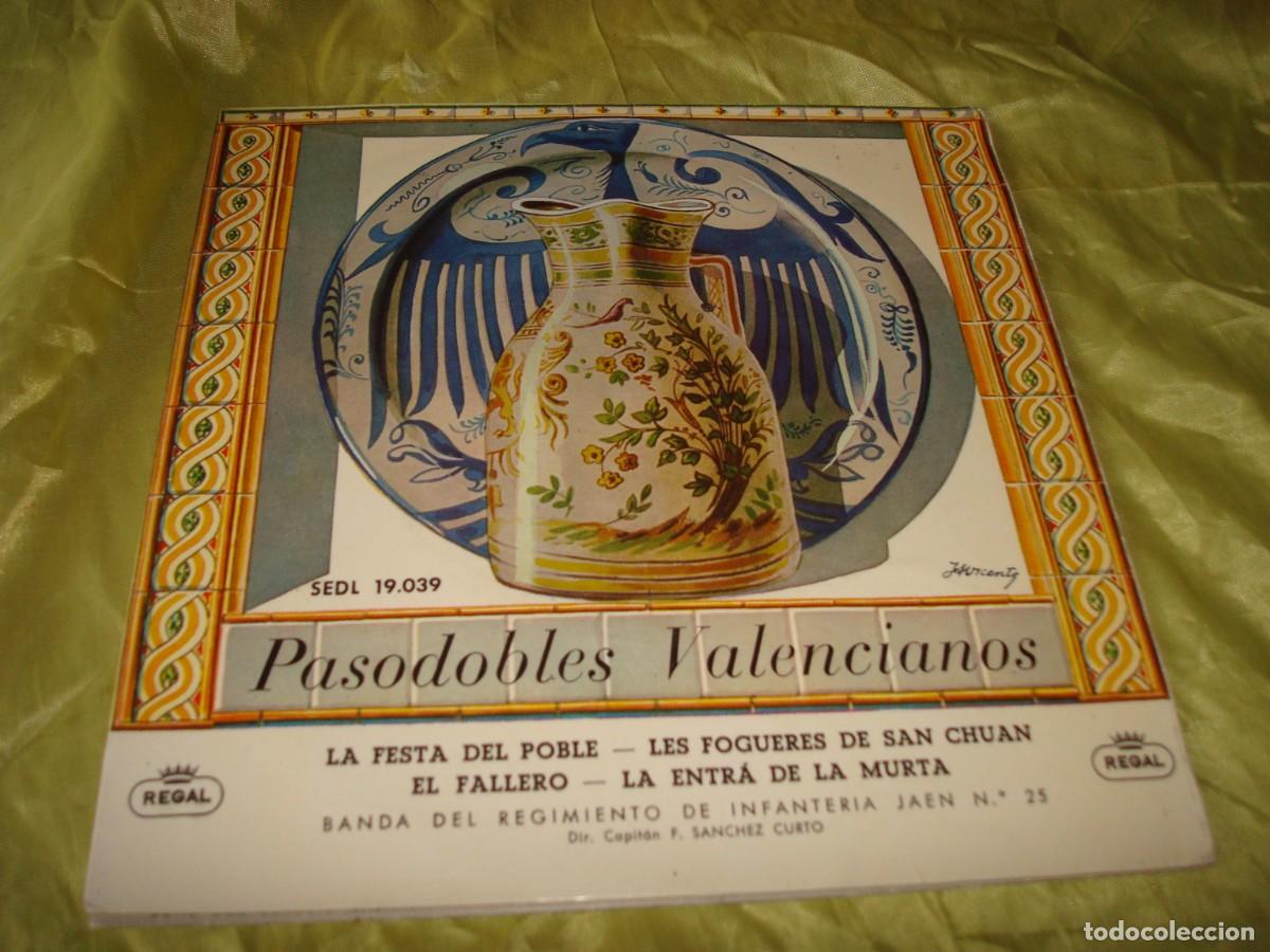 Discos de vinilo: PASODOBLES VALENCIANOS. BANDA REGIMIENTO INFANTERIA JAEN. FESTA DEL POBLE + 3. EP. REGAL, 1954