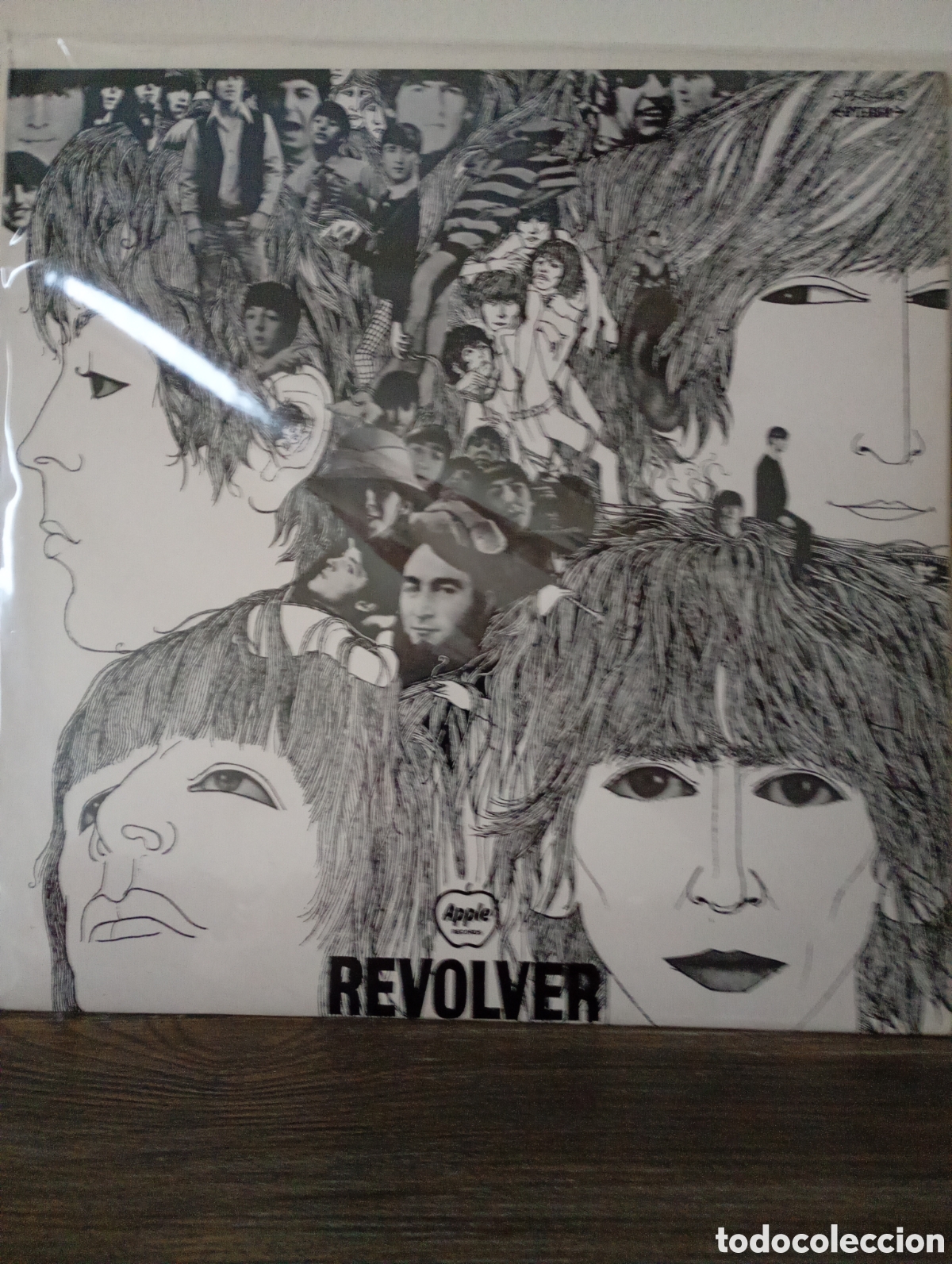 Discos de vinilo: The Beatles, revolver, solo car&aacute;tula.