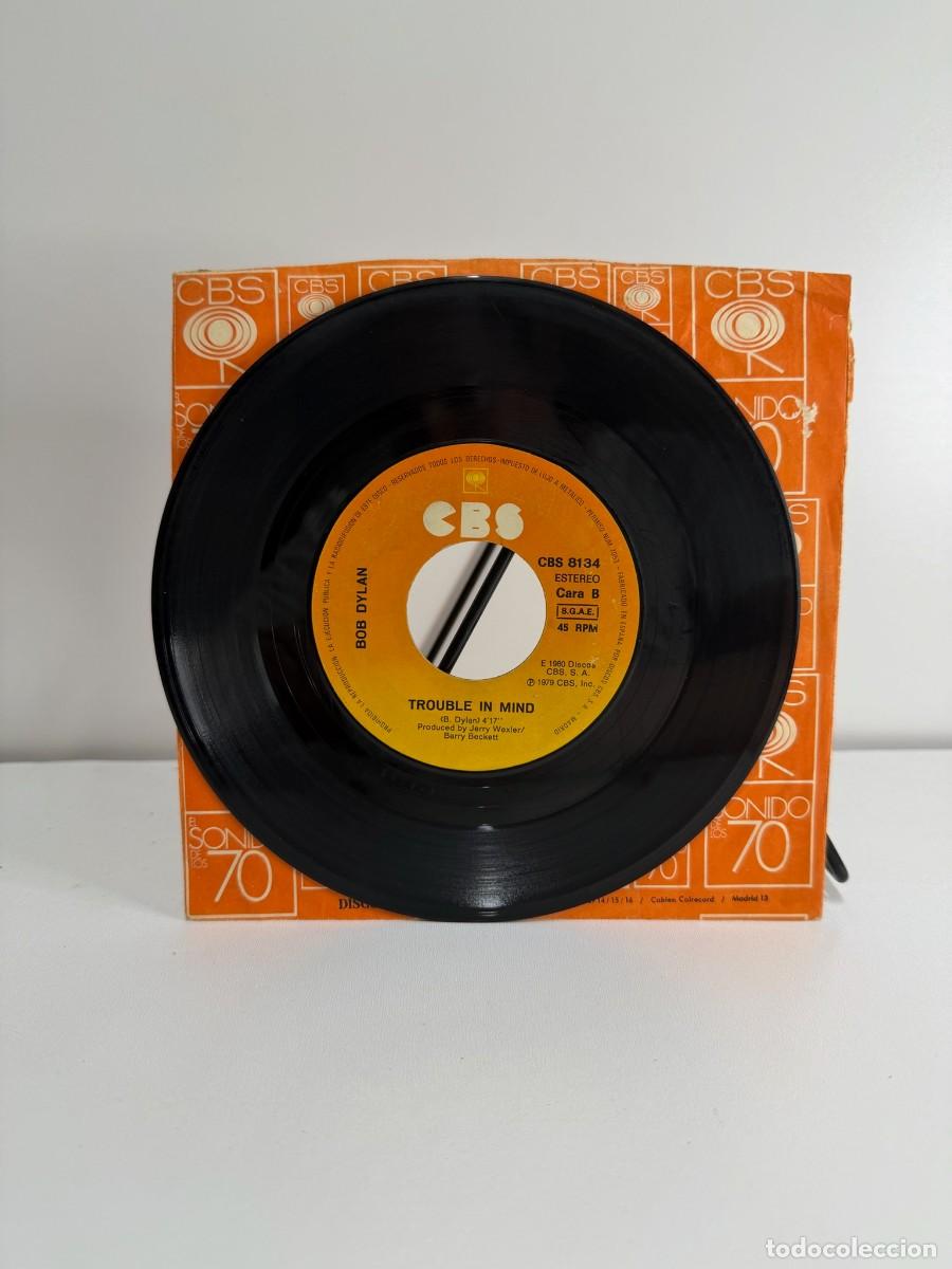 Discos de vinilo: BOB DYLAN (SINGLE) GOTTA SERVE SOMEBODY - A&Ntilde;O 1980 (SIN PORTADA)