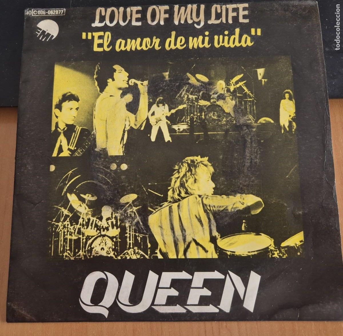 Discos de vinilo: QUEEN. LOVE OF MY LIFE / NOW I'M HERE (EMI 10 C006-062877) Edici&oacute;n con portada &uacute;nica. MUY DIFICIL.