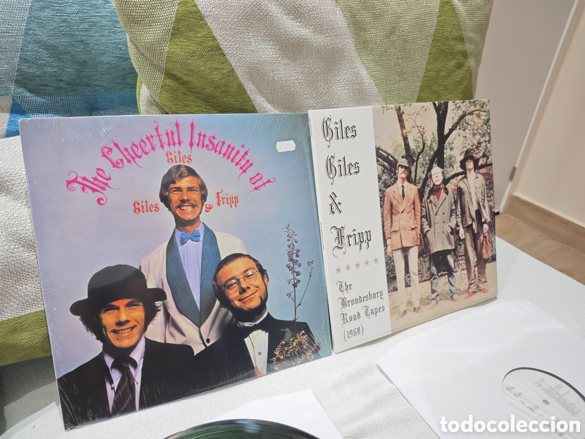 Discos de vinilo: Giles, Giles & Fripp. The Cheerful Insanity 2014 y The Brondesbury Road Tapes 2018
