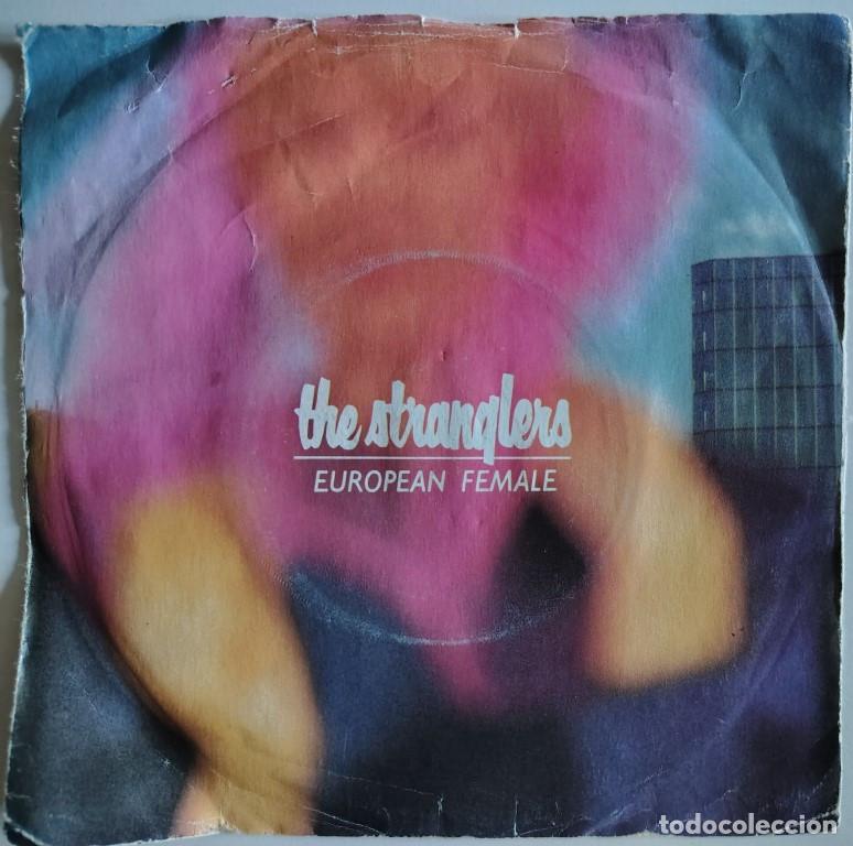 Discos de vinilo: Stranglers. European female/ Savage breast. Epic, UK 1982 single