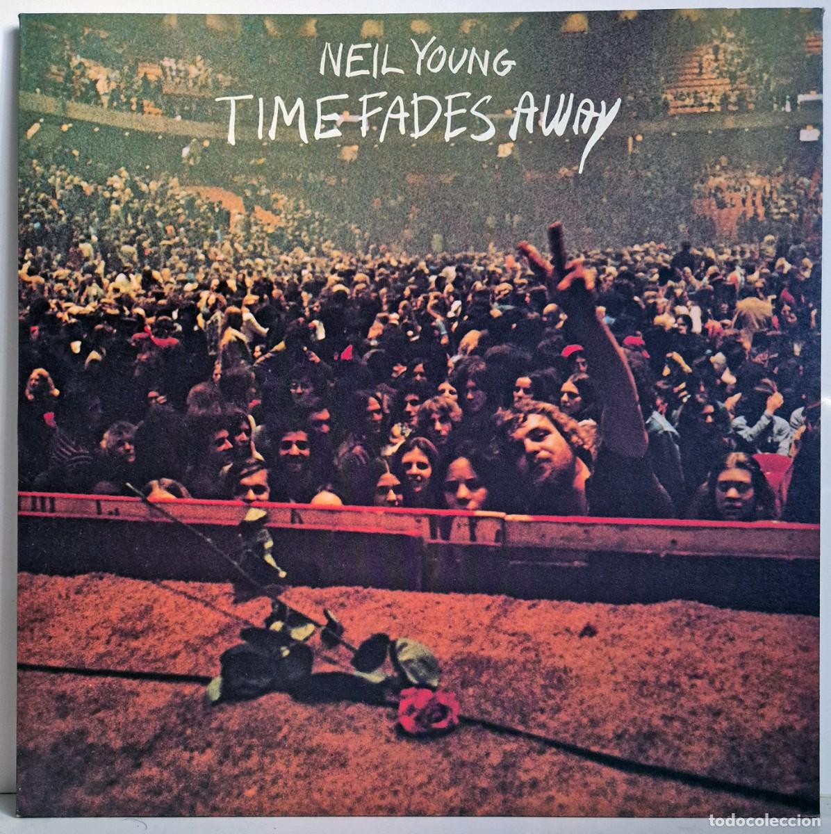 Discos de vinilo: Neil Young - Time fades away. LP vinilo