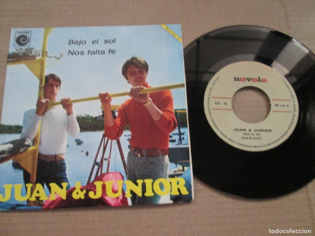 Discos de vinilo: JUAN & JUNIOR - Bajo el Sol / Nos Falta fe. Single, ed espa&ntilde;ola 7&rdquo; 1967. Insert. Magn&iacute;fico (VG+/NM)