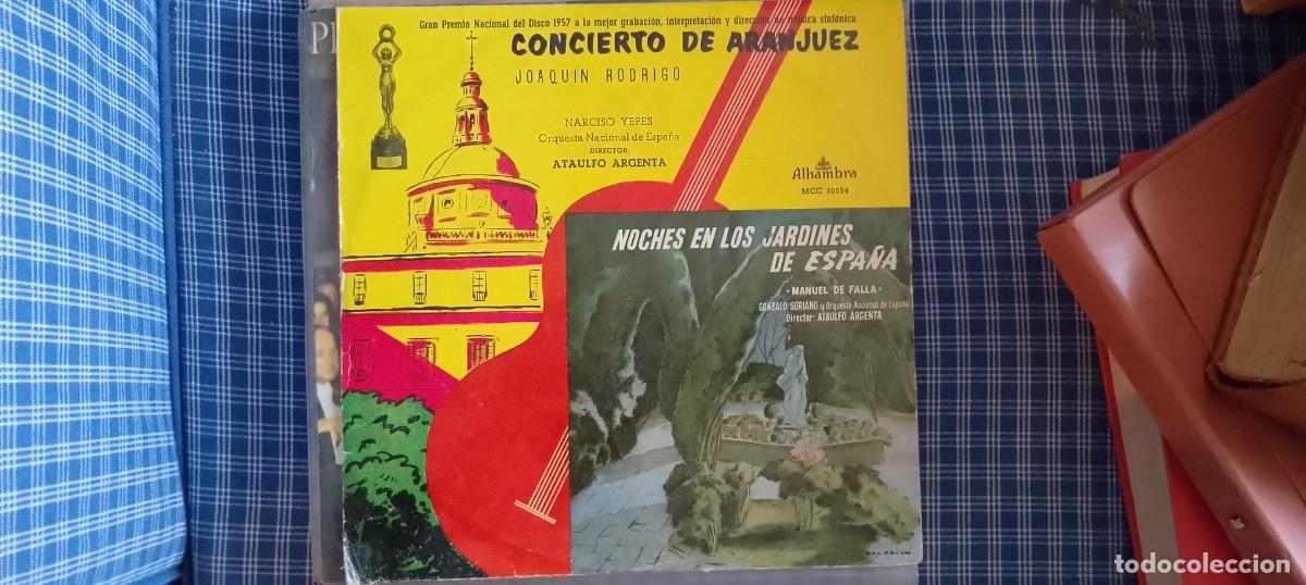 Discos de vinilo: Concierto de Aranjuez. Joaqu&iacute;n Rodrigo. Narciso Yepes, Ataulfo Argenta. Noches en los Jardines de Es