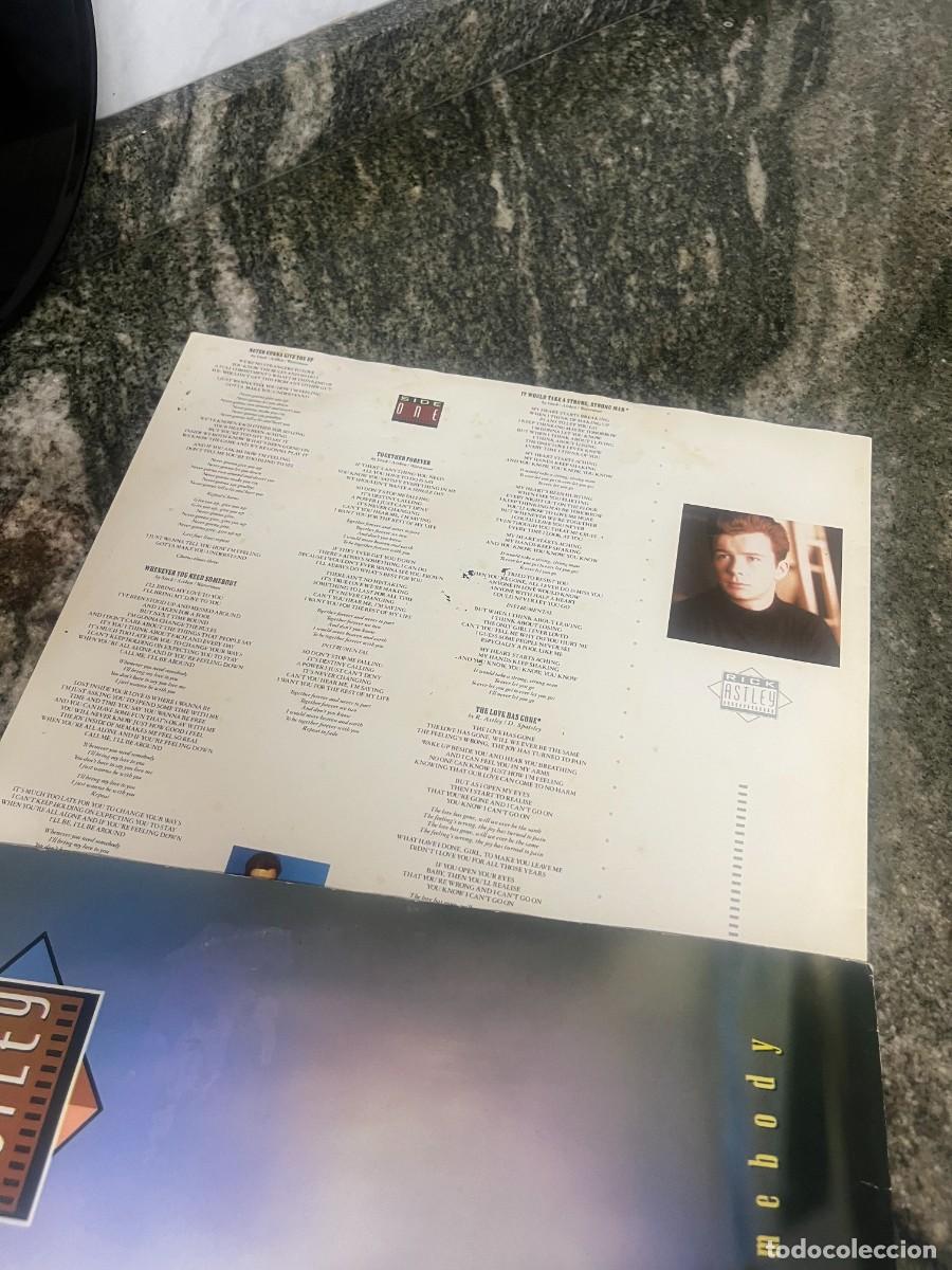 Discos de vinilo: Rick Astley Whenever You Need Somebody - Foto 3