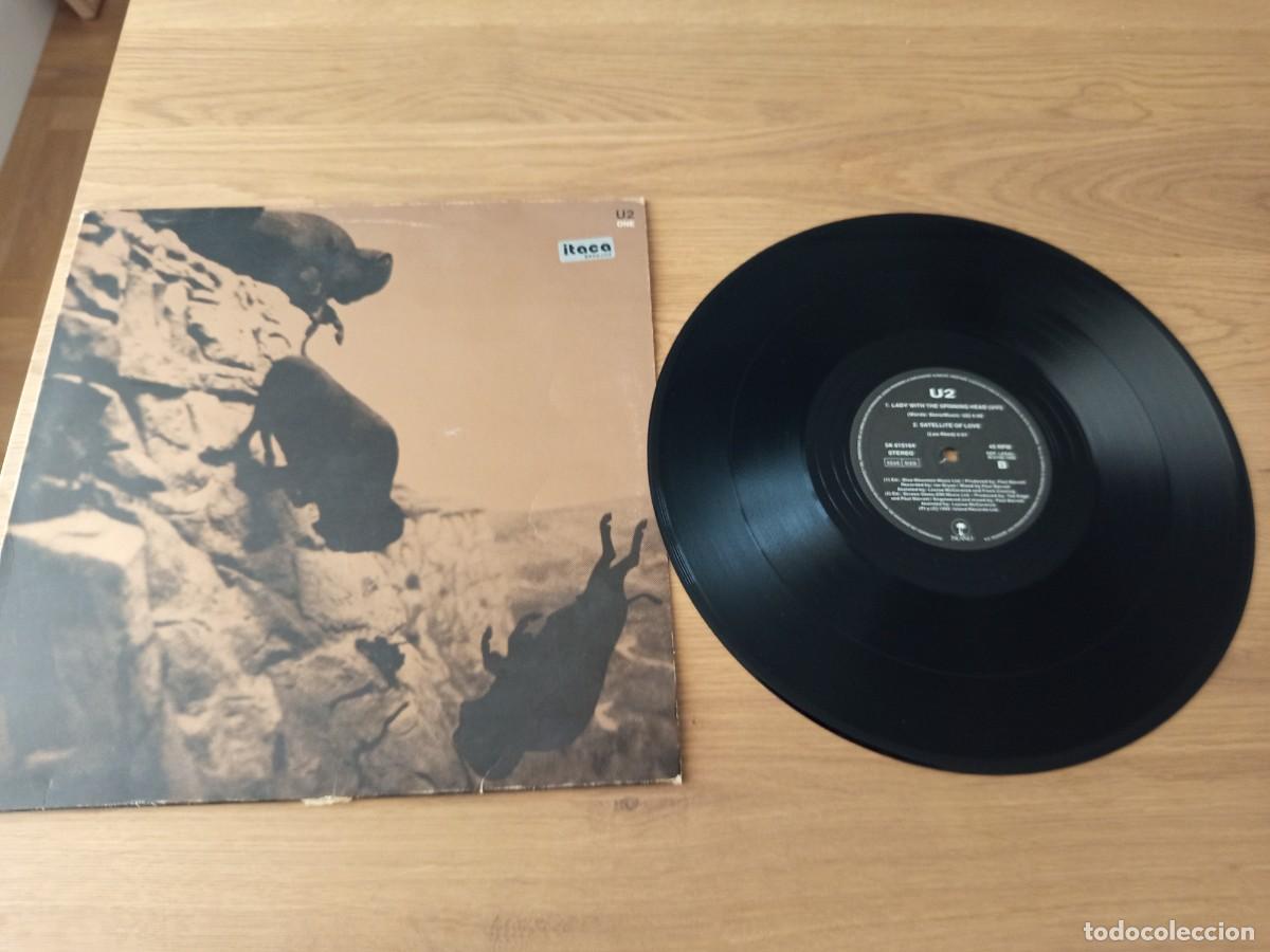 Discos de vinilo: JOYA MAXI. U2 / ONE/LADY WITH THE SPINNING HEAD / A&Ntilde;O 1992 / SELLO ISLAND 615164 / SPAIN.