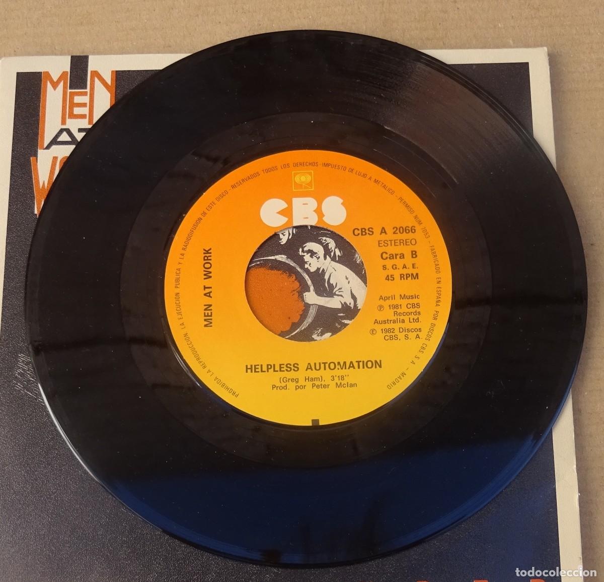 Discos de vinilo: MEN AT WORK DOWN UNDER SINGLE CBS Madrid 1982 - Foto 2