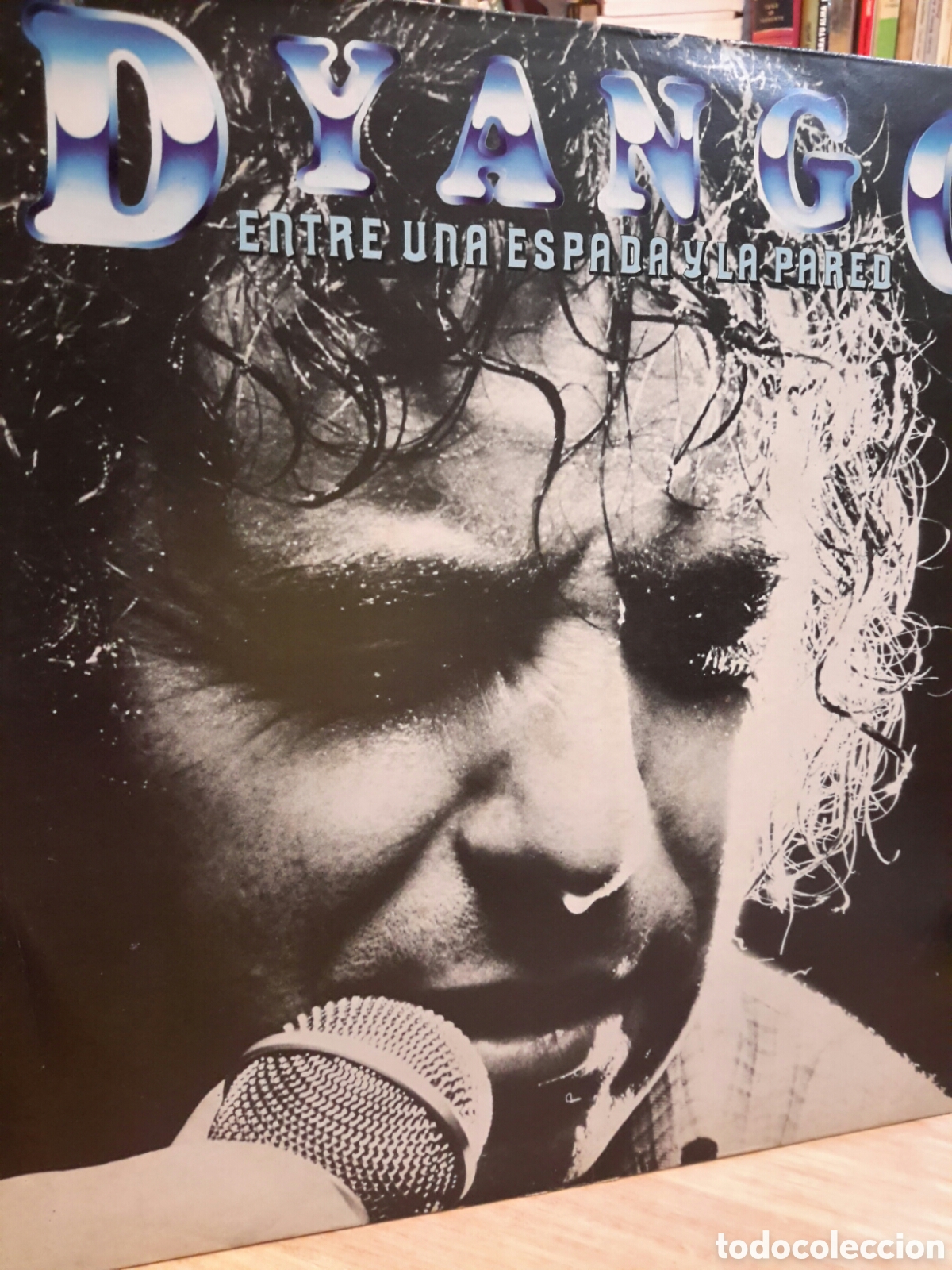 Discos de vinilo: LP Dyango. Entre una espada y la pared - Foto 1