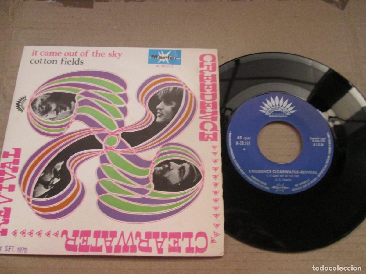 Discos de vinilo: CREEDENCE CLEARWATER REVIVAL - It Came out of the Sky / Cotton fields. Single, ed 7&rdquo; 1970. VG+/NM