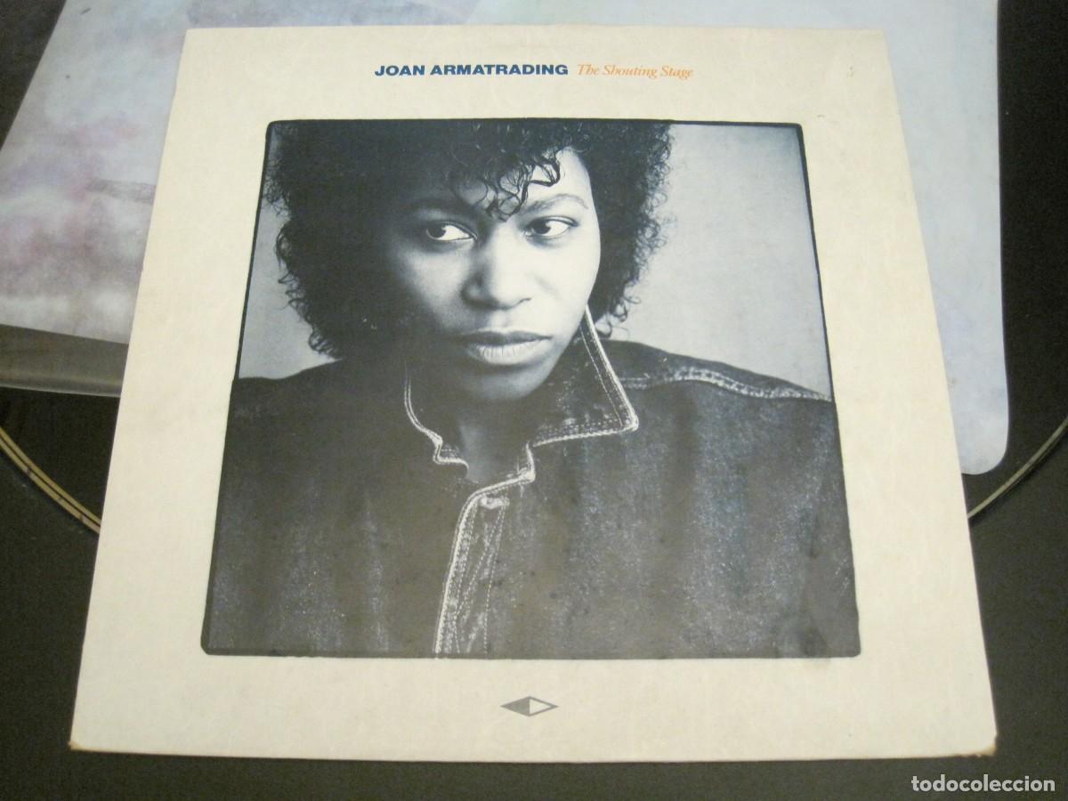 Discos de vinilo: JOAN ARMATRADING - THE SHOUTING STAGE SELLO A&M 1988 UK. CON INSERTOS. MUY NUEVO.