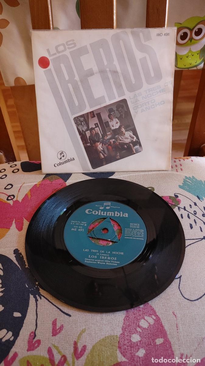 Discos de vinilo: LOS IBEROS-SINGLE LAS TRES DE LA NOCHE - Foto 1