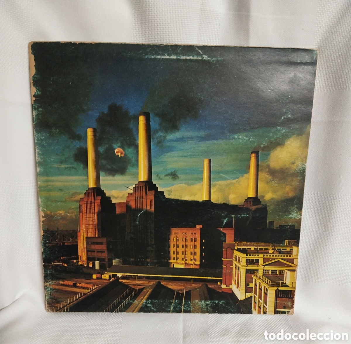 Vinyl records: PINK. FLOYD. ANIMALS