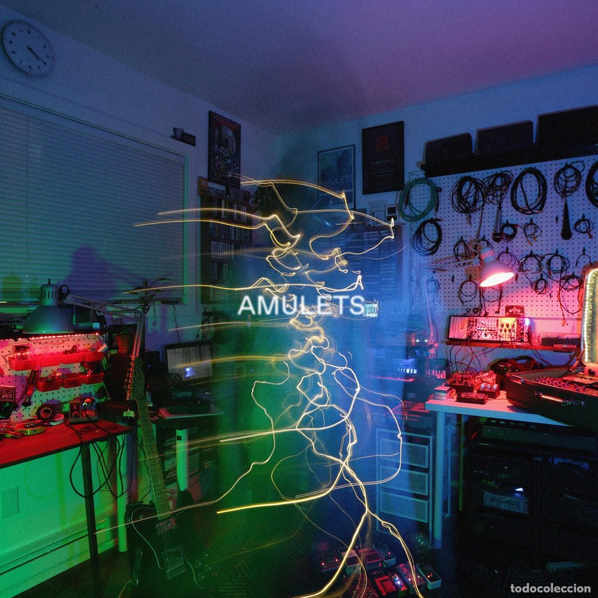 Discos de vinilo: Amulets &ndash; Between Distant And Remote (Beacon Sound, 2019) - LP - Ambient Drone Experimental - Nuevo