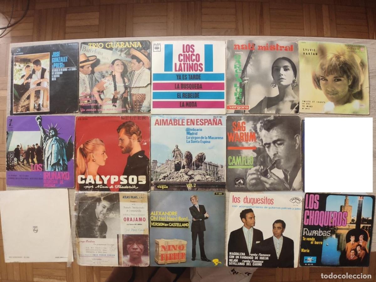 Discos de vinilo: Lote de 41 discos de vinilo en formato single. - Foto 2