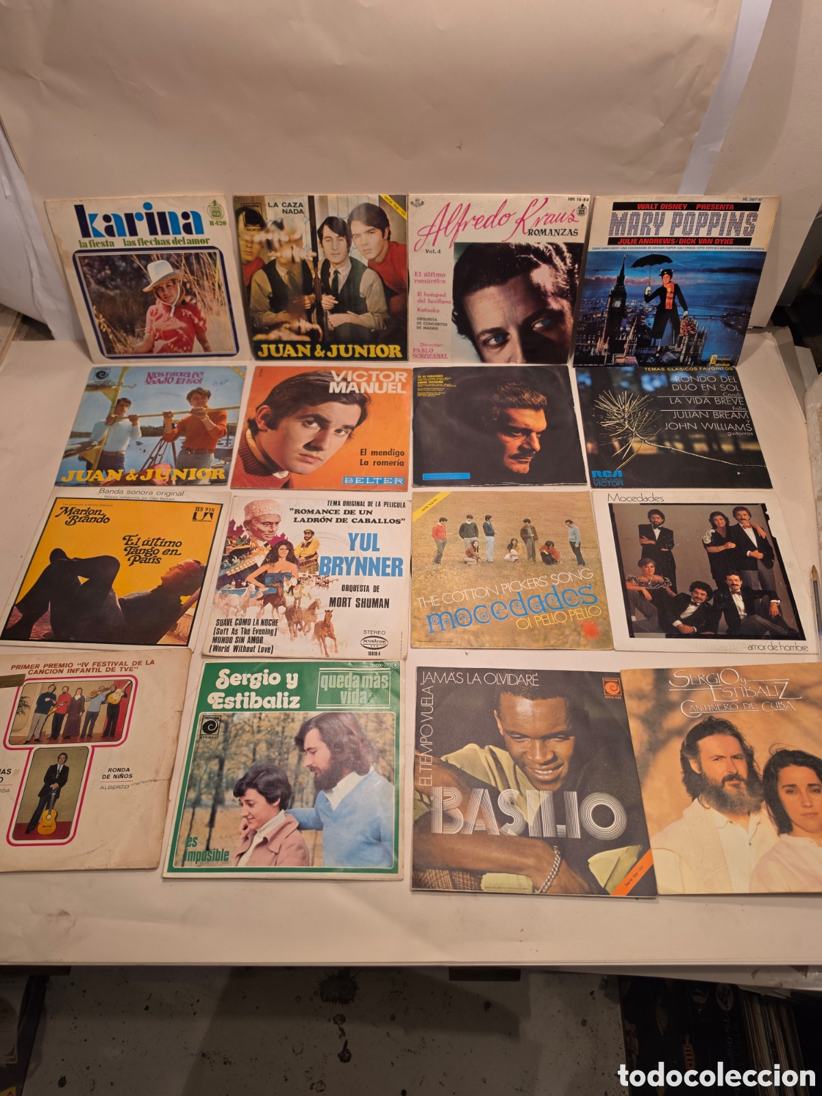 Discos de vinilo: SINGLES. LOTE 12. A&Ntilde;OS 70. KARINA. SERGIO Y ESTUBALIZ. MOCEDADES. BANDAS SONORAS. BASILIO. JUAN Y JU