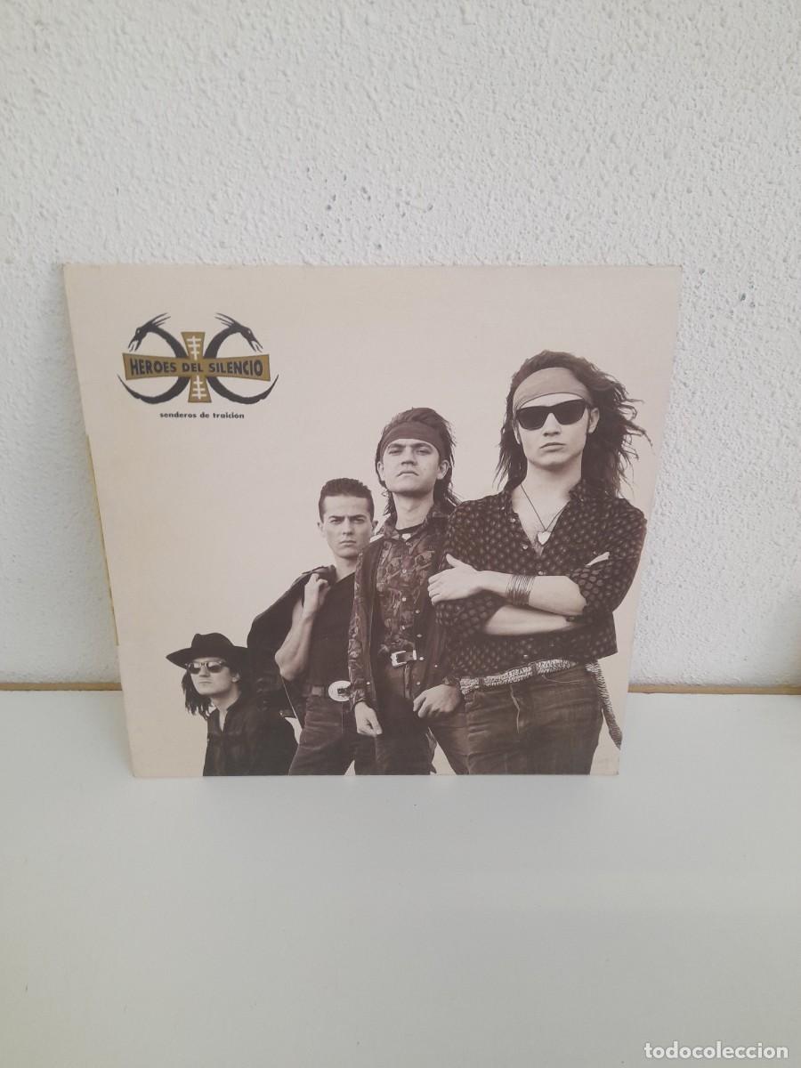 Discos de vinilo: H&eacute;roes del Silencio. Senderos de traici&oacute;n. Emi-Odeon, Spain 1990 LP + encarte 068(7957521)