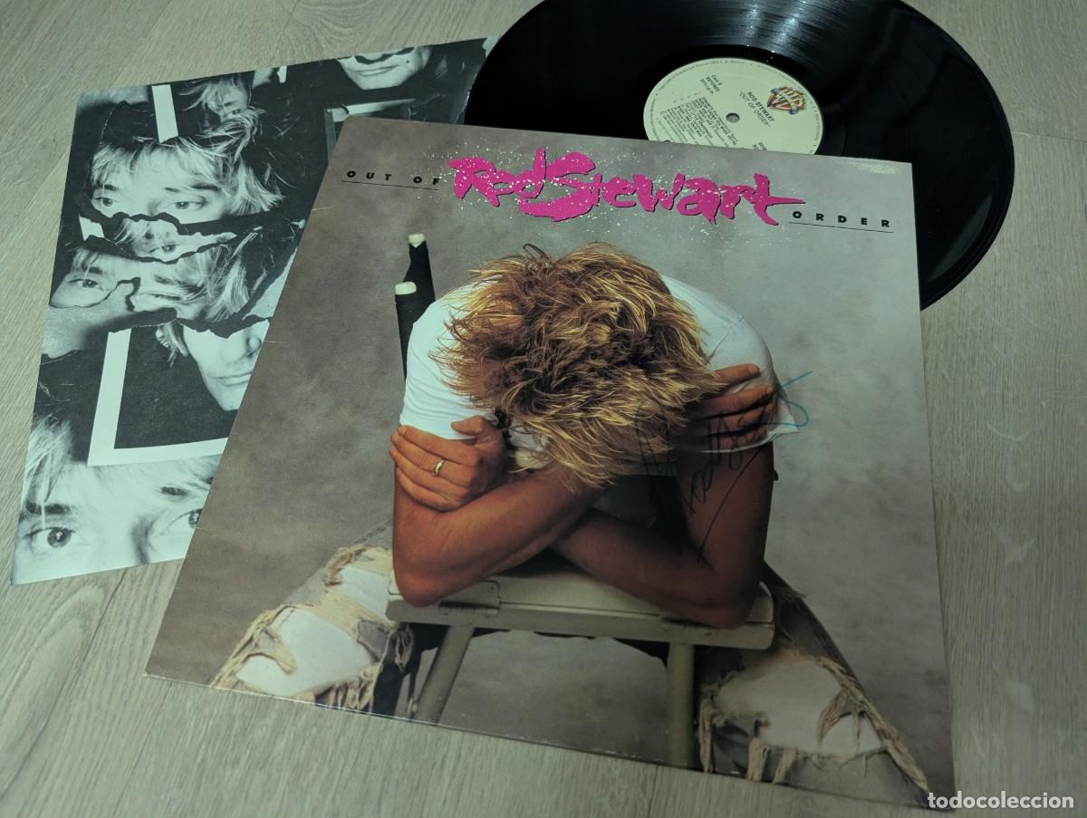 Discos de vinilo: ROD STEWART - OUT OF ORDER ..LP ORIGINAL ESPA&Ntilde;OL DE WARNER BROS DE 1988 CON ENCARTE ....FIRMADO .
