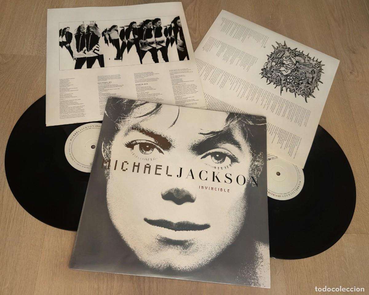 Discos de vinilo: MICHAEL JACKSON - INVINCIBLE ..2LP&acute;S ..2&ordf; EDICION EN VINILO - SONY CON LETRAS DE 2009 - COMO NUEVO