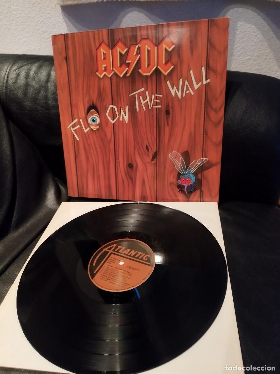 Discos de vinilo: AC/DC &ndash; Fly On The Wall. Vinilo lp en muy buen estado.