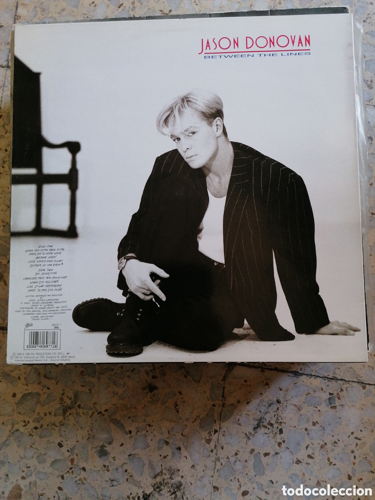Discos de vinilo: LP JASON DONOVAN BETWEEN THE LINES 1990 ESPA&Ntilde;A INSERT EX - Foto 2