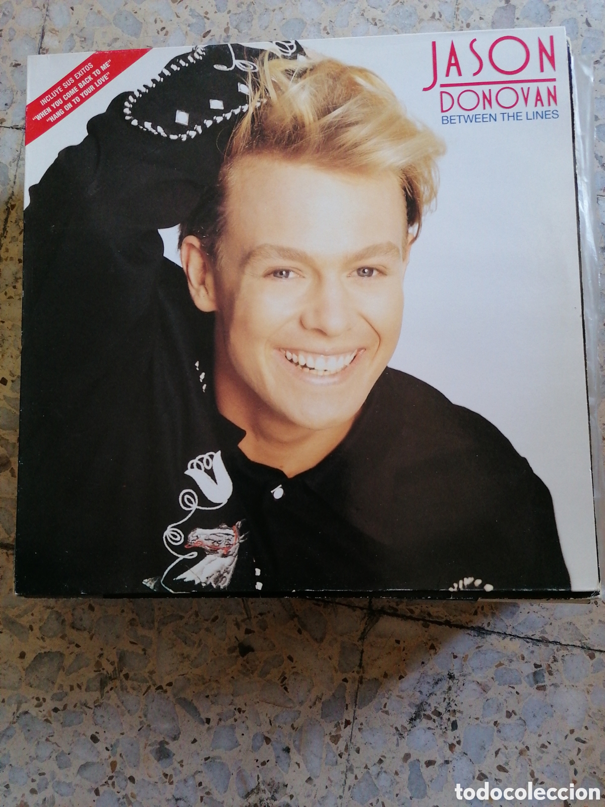 Discos de vinilo: LP JASON DONOVAN BETWEEN THE LINES 1990 ESPA&Ntilde;A INSERT EX - Foto 1