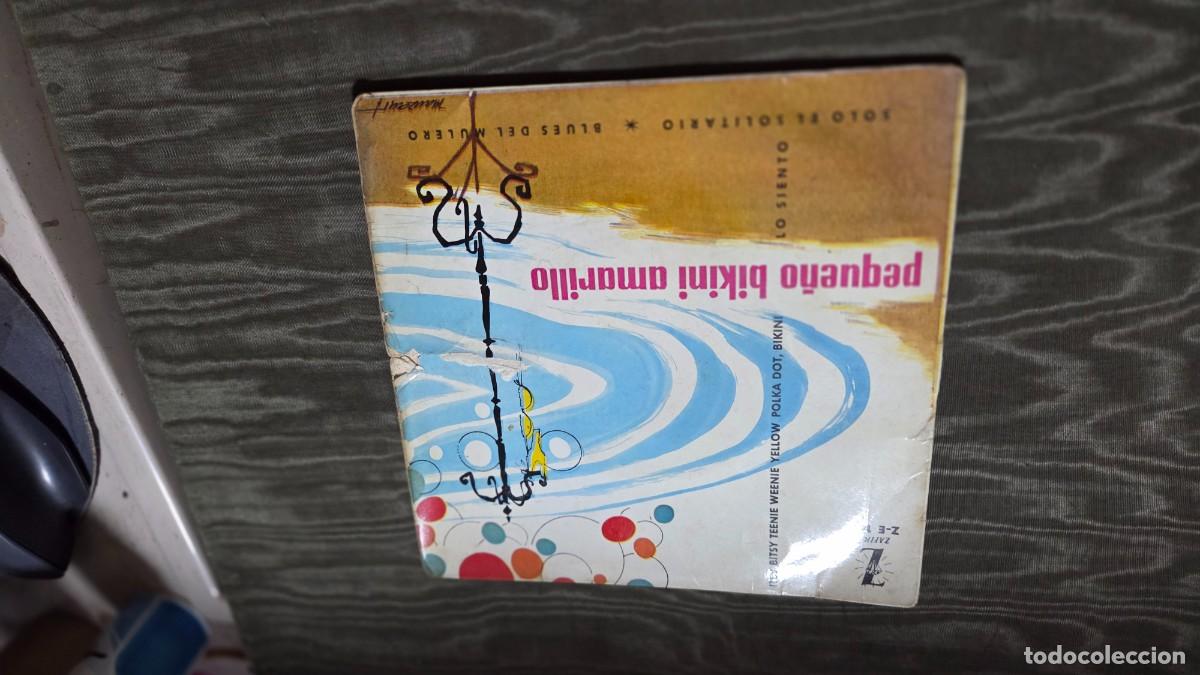 Discos de vinilo: discos singles vintage peque&ntilde;o bikini amarillo