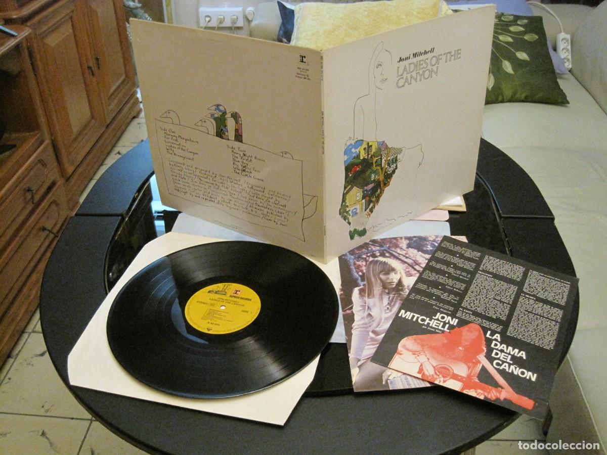 Discos de vinilo: JONI MITCHELL - LADIES OF THE CANYON 1973 WEA ALEMANIA. CON INSERTOS.VINILO COMO NUEVO.