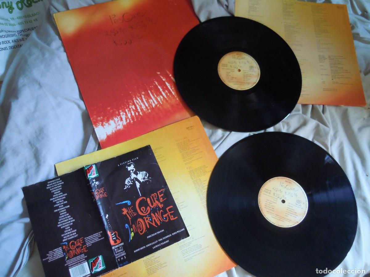 Discos de vinilo: LOTE THE CURE DOBLE LP KISS ME...1987 FICTION, ED. SPAIN + CARATULA CONCIERTO, POST-PUNK